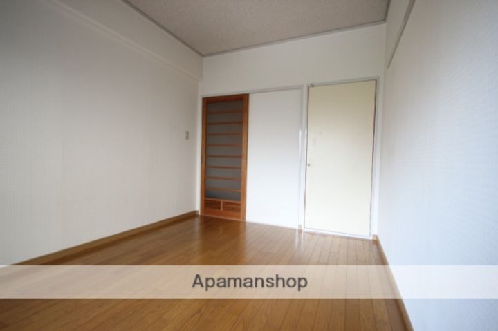 広島県広島市安佐南区長楽寺1丁目の賃貸マンションの居間