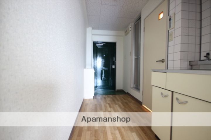 広島県広島市安佐南区長楽寺1丁目の賃貸マンションの玄関