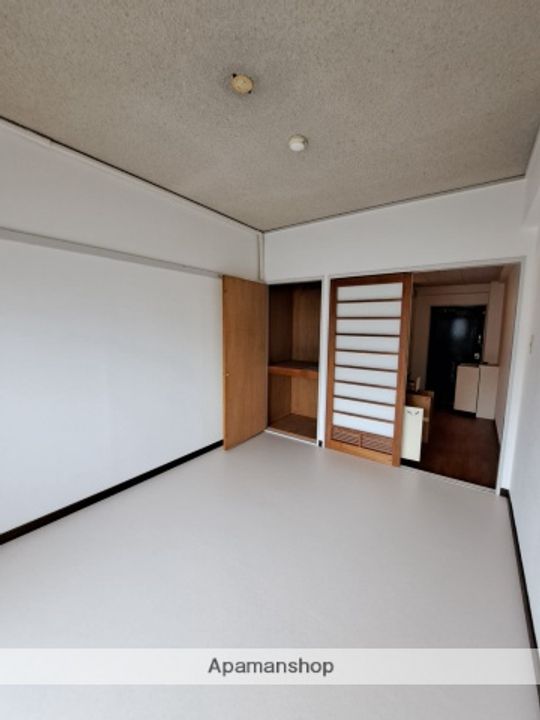 広島県広島市安佐南区長楽寺1丁目の賃貸マンションの居間