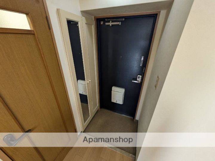 広島県広島市中区富士見町の賃貸マンションの玄関