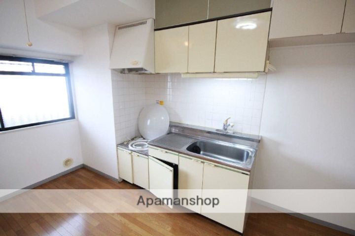 広島県広島市南区宇品海岸2丁目の賃貸マンションのキッチン