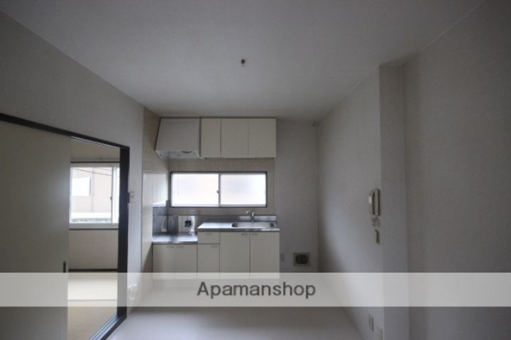 広島県安芸郡府中町みくまり3丁目の賃貸アパート101の居間