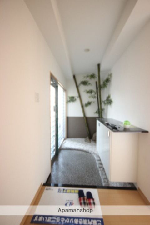 広島県広島市東区中山東1丁目の賃貸マンションの玄関