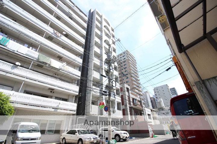 広島県広島市中区鶴見町の賃貸マンションの外観