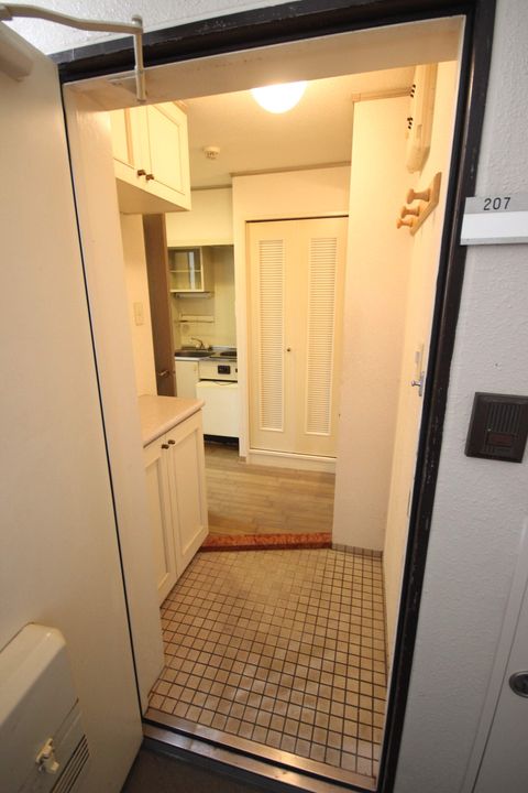 トーカンキャステール己斐本町207号室の玄関