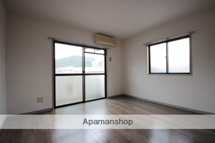 広島県広島市東区戸坂山崎町の賃貸マンションの内装