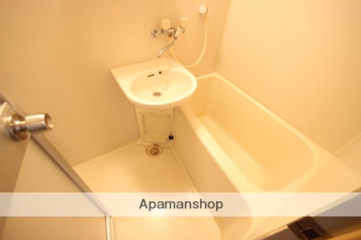 広島県広島市東区戸坂山根1丁目の賃貸アパートの風呂