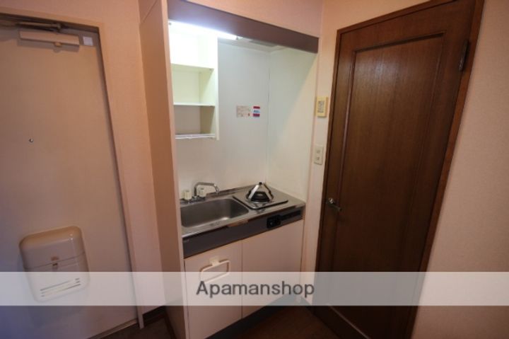 広島県広島市東区戸坂山根1丁目の賃貸アパートのキッチン