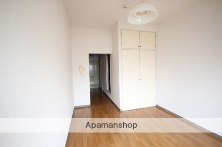 広島県広島市安佐南区相田1丁目の賃貸マンションの居間