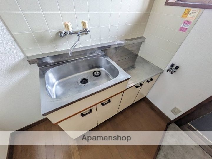 広島県広島市安佐南区大塚東2丁目の賃貸アパートの内装