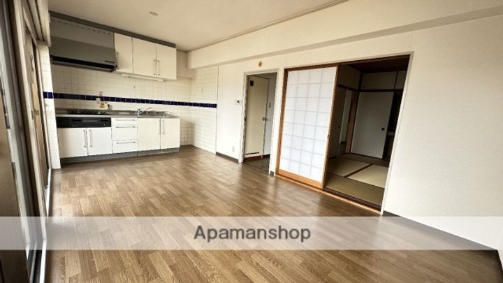 広島県広島市中区鶴見町の賃貸マンション1104の居間