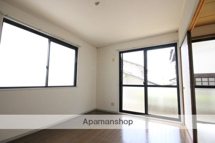 広島県広島市西区古江東町の賃貸アパートの内装