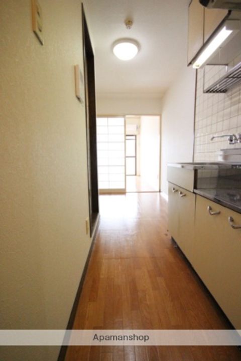 広島県広島市安佐南区西原4丁目の賃貸マンションの玄関