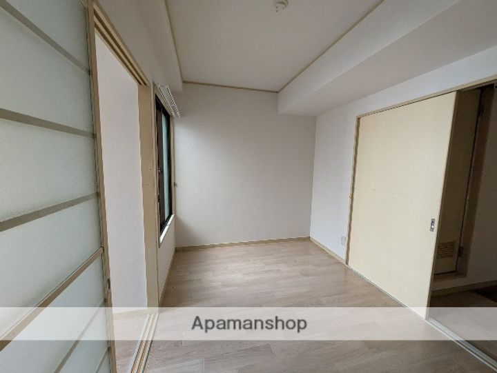 広島県広島市中区舟入中町の賃貸マンションの居間