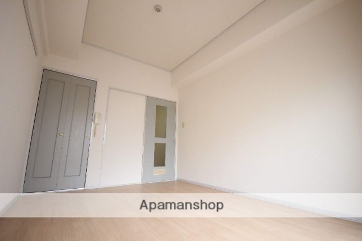 広島県広島市中区舟入幸町の賃貸マンションの居間