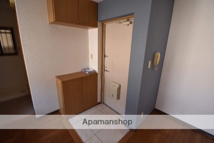 広島県広島市南区宇品海岸2丁目の賃貸マンションの玄関