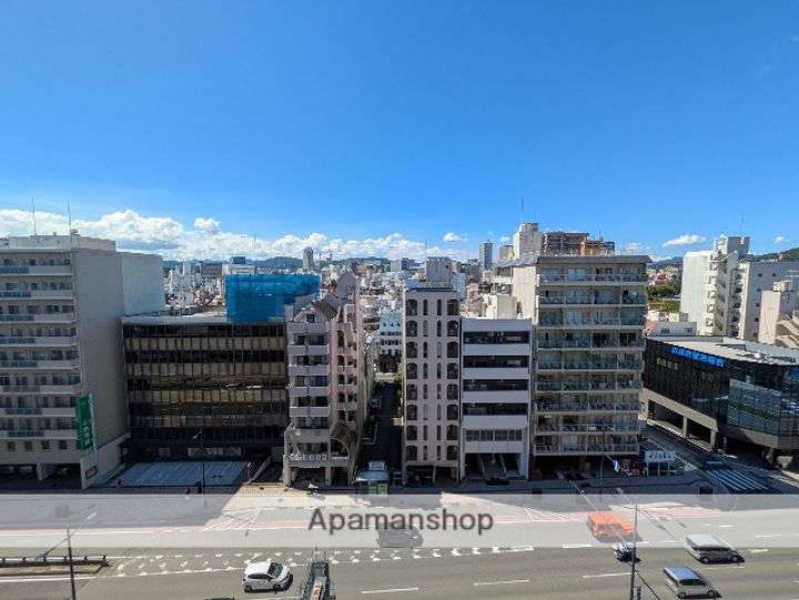 広島県広島市中区東平塚町の賃貸マンションの内装