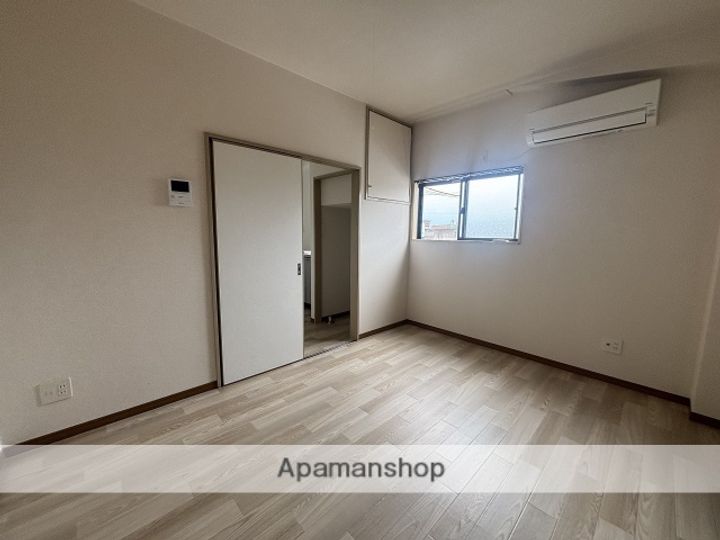 広島県広島市安佐南区祇園2丁目の賃貸マンションの居間