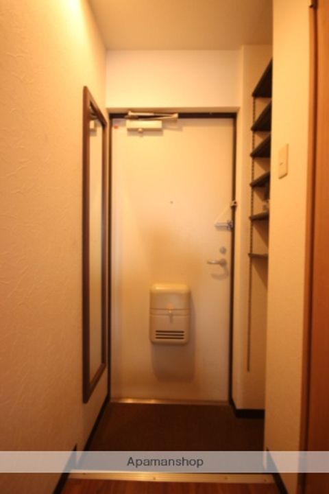 広島県広島市南区金屋町の賃貸マンションの玄関