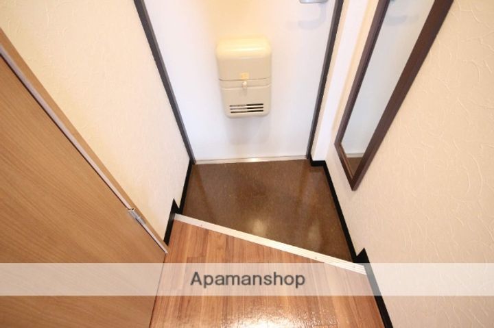 広島県広島市南区金屋町の賃貸マンションの玄関