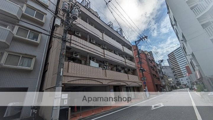 広島県広島市中区宝町の賃貸マンションの外観
