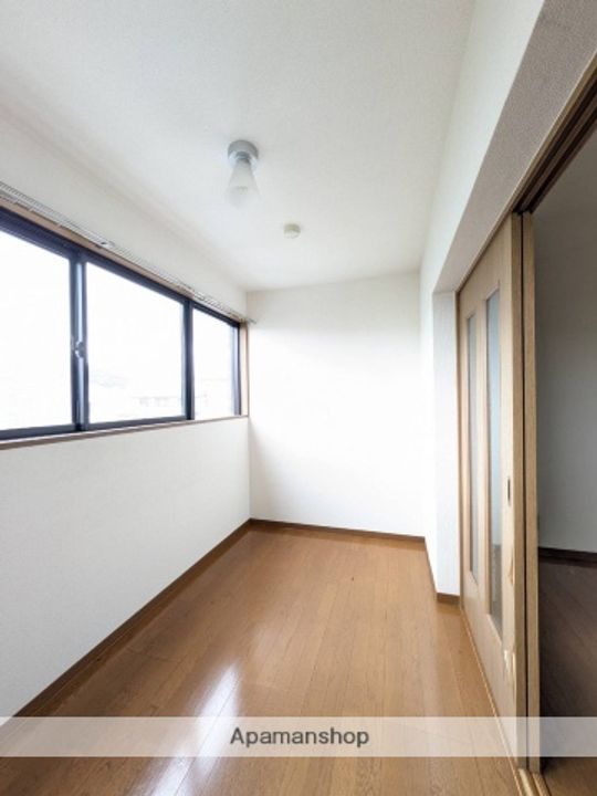 広島県広島市安佐南区緑井3丁目の賃貸マンションの内装
