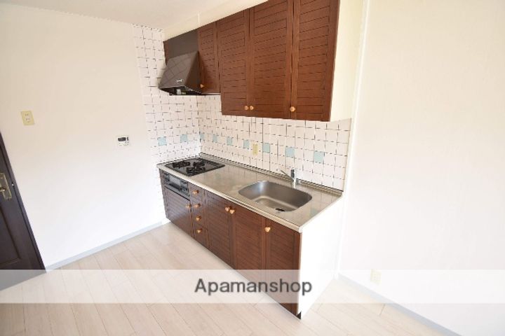 広島県広島市中区小町の賃貸マンションのキッチン