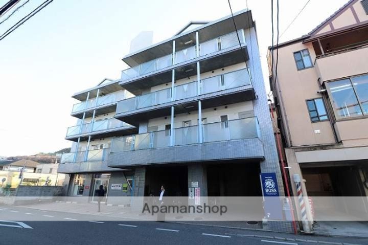 広島県広島市南区東本浦町の賃貸マンションの外観