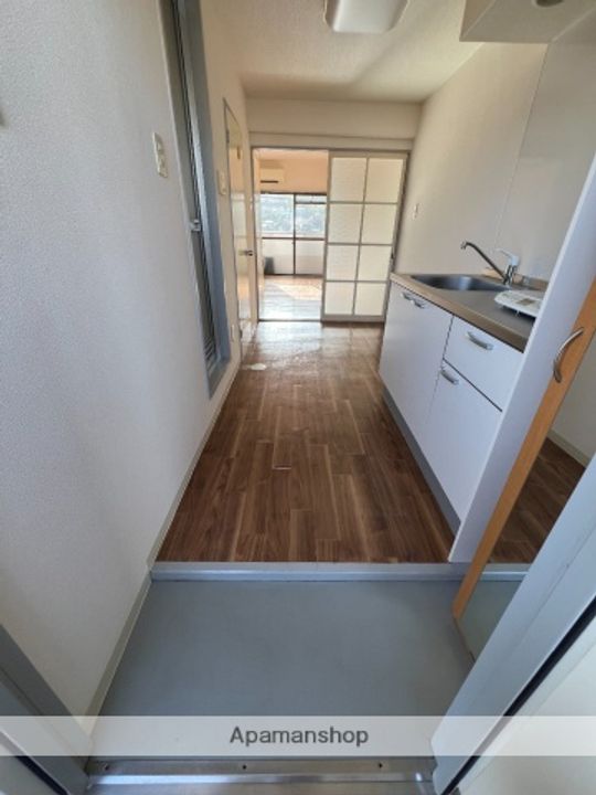 広島県広島市安佐南区古市4丁目の賃貸マンションの玄関