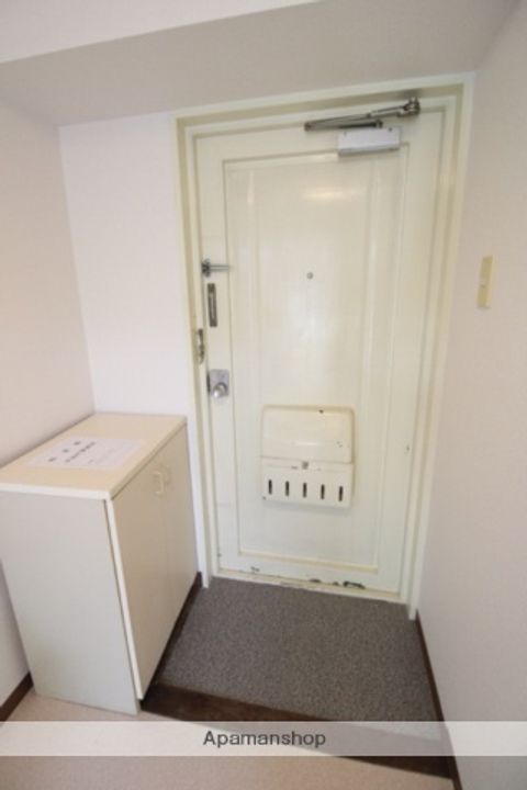 広島県広島市西区三篠町1丁目の賃貸マンションの玄関