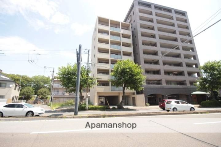 広島県広島市中区白島九軒町の賃貸マンションの外観