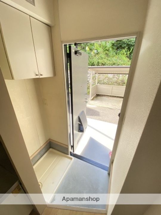 広島県広島市安佐南区長楽寺1丁目の賃貸アパートの玄関