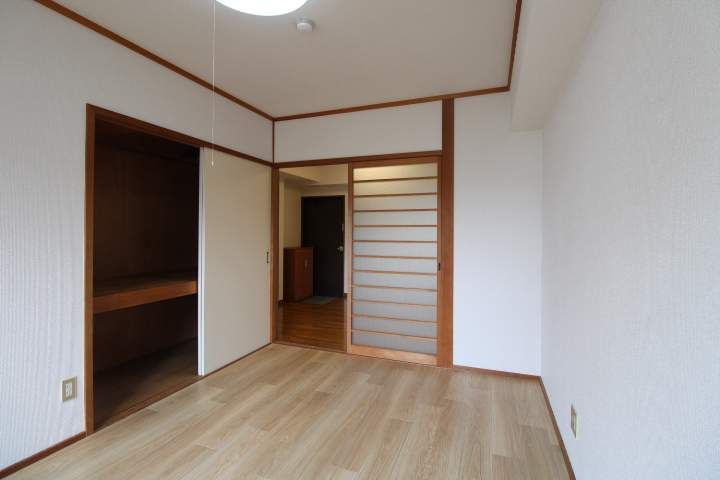 広島県広島市西区楠木町4丁目の賃貸マンションの居間