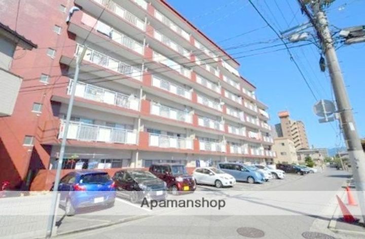 広島県広島市東区戸坂千足1丁目の賃貸マンションの外観