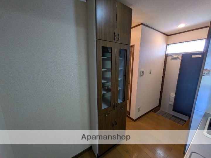 広島県広島市安佐南区長束西2丁目の賃貸アパートの内装