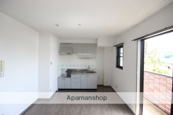 広島県広島市東区馬木4丁目の賃貸アパートの居間