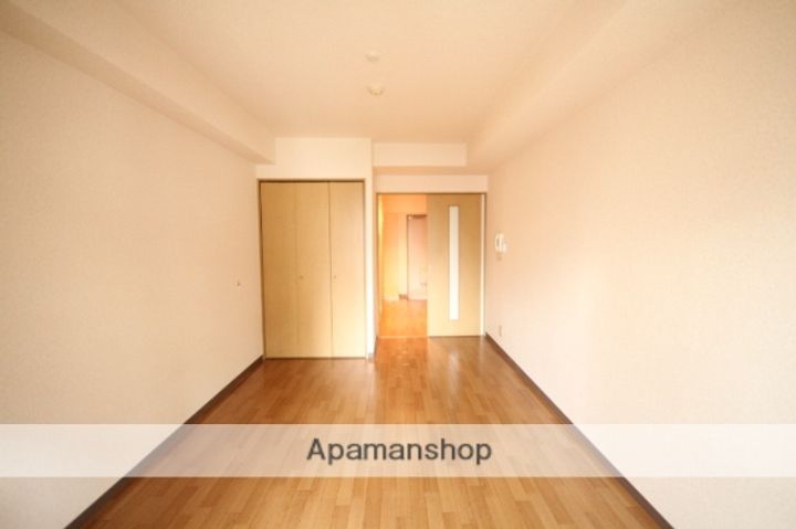 広島県広島市中区富士見町の賃貸マンションの居間