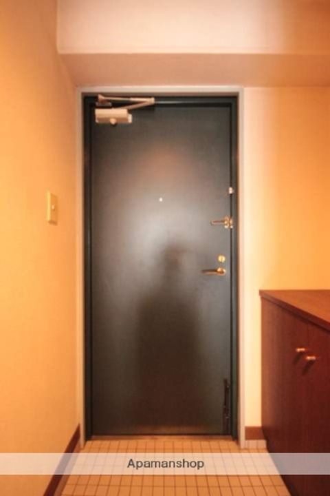 広島県広島市東区牛田本町1丁目の賃貸マンションの玄関