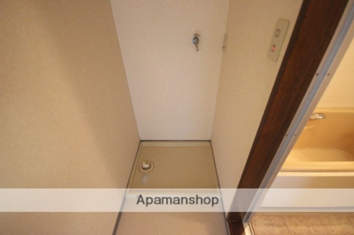 広島県広島市中区東平塚町の賃貸マンションの内装