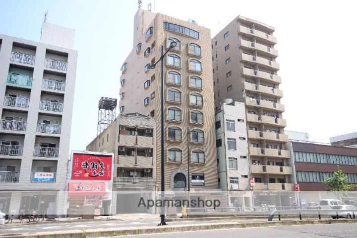 広島県広島市中区東平塚町の賃貸マンションの外観