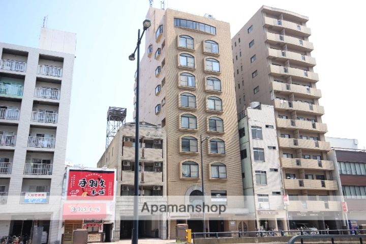 広島県広島市中区東平塚町の賃貸マンションの外観