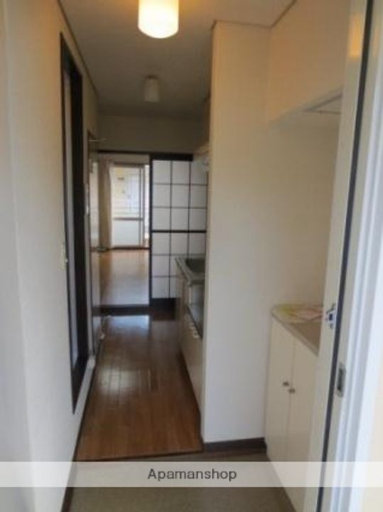 広島県広島市西区山手町の賃貸アパートの玄関