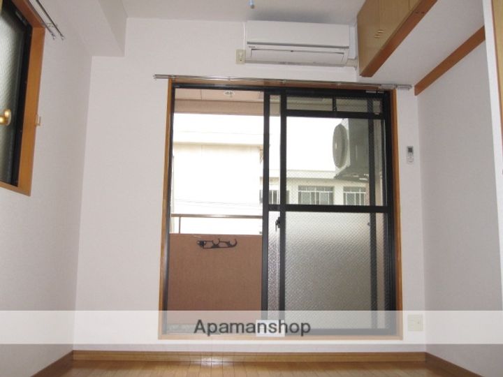 広島県広島市中区本川町1丁目の賃貸マンションの居間