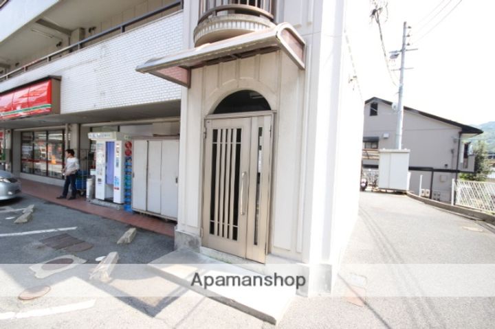 広島県広島市安佐南区伴中央6丁目の賃貸マンションの外観