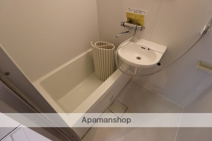 広島県広島市南区皆実町1丁目の賃貸マンションの風呂