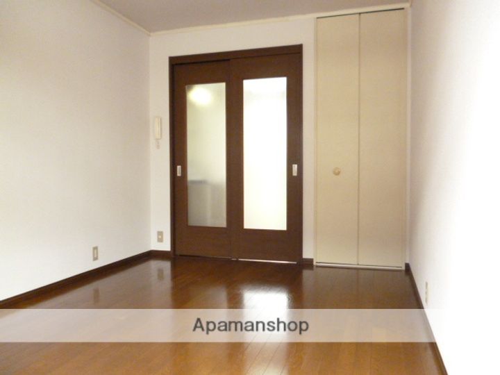 広島県広島市安佐南区安東1丁目の賃貸アパートの居間