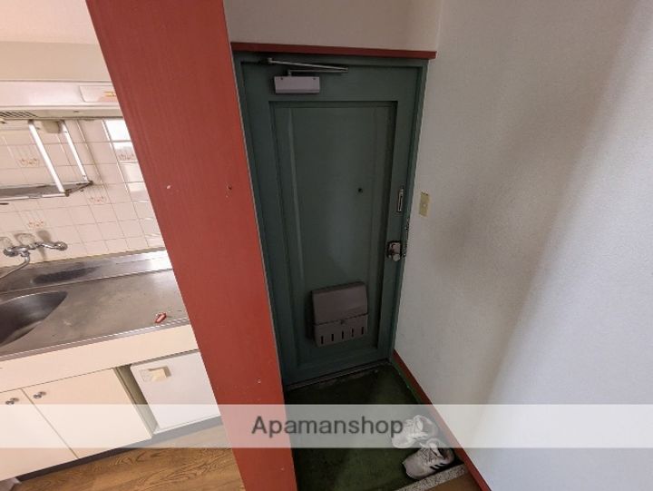 広島県広島市中区堺町1丁目の賃貸マンションの玄関