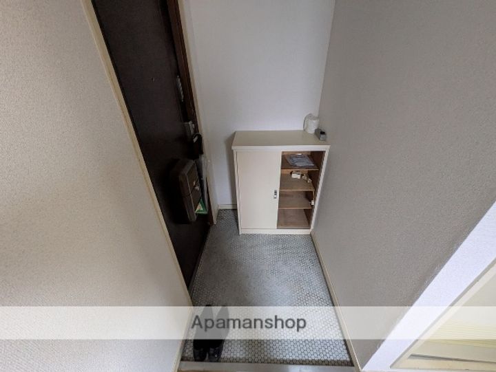 広島県広島市中区江波栄町の賃貸マンションの玄関