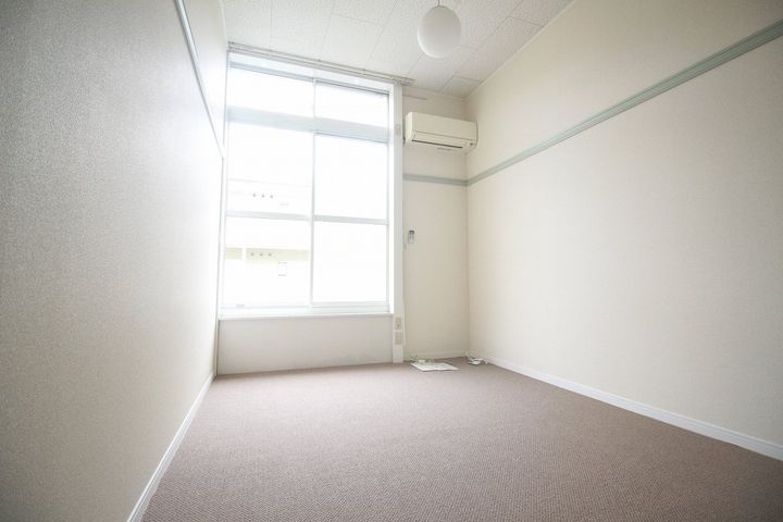 レオパレス西山荘の居間