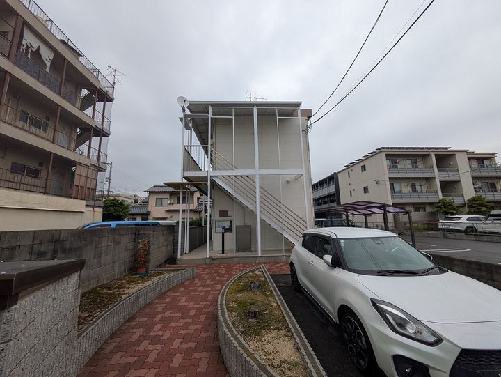 レオパレスジュネスEBA102の外観